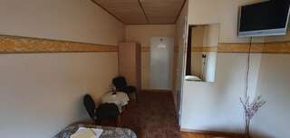 Гостевой дом Kure Guesthouse Rahinge Двухместный номер с 2 отдельными кроватями, собственным душем и туалетом-1